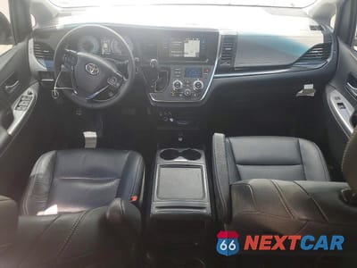 Zdjęcie 8 z 14 samochodu: 2017 TOYOTA SIENNA SE VIN:5TDXZ3DC1HS849816 - miniatura