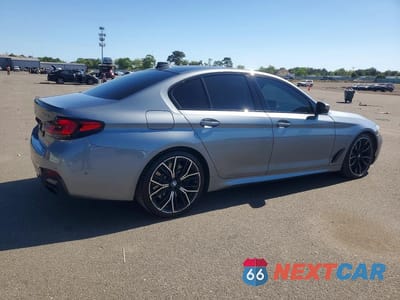 Trzecie zdjęcie samochodu z tyłu: 2021 BMW M550XI VIN:WBA13BK0XMCG13736 - miniatura