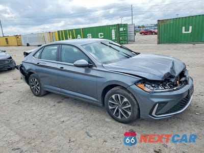 Czwarte zdjęcie samochodu z boku: 2025 VOLKSWAGEN JETTA S VIN:3VW5X7BU4SM011977 - miniatura