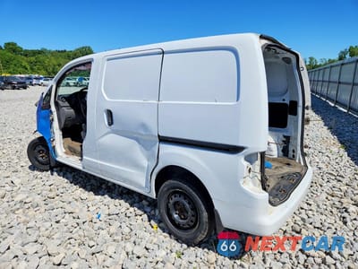 Drugie zdjęcie samochodu z przodu: 2016 NISSAN NV200 SV VIN:3N6CM0KNXGK697896 - miniatura