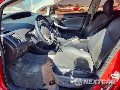 Zdjęcie 7 z 12 samochodu: 2012 TOYOTA PRIUS FOUR VIN:JTDKN3DU4C1535713 - miniatura