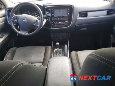 Zdjęcie 8 z 13 samochodu: 2018 MITSUBISHI OUTLANDER SE VIN:JA4AZ3A35JZ061355 - miniatura