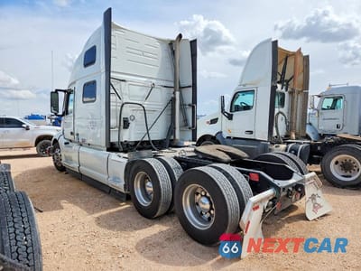 Trzecie zdjęcie samochodu z tyłu: 2020 VOLVO VNL VNL VIN:4V4NC9EH6LN244201 - miniatura