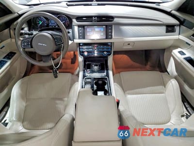 Zdjęcie 8 z 12 samochodu: 2016 JAGUAR XF PRESTIGE VIN:SAJBK4BV0GCY12993 - miniatura