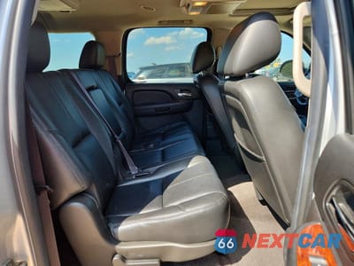 Zdjęcie 11 z 13 samochodu: 2014 CHEVROLET SUBURBAN K1500 LT VIN:1GNSKJE74ER228494 - miniatura
