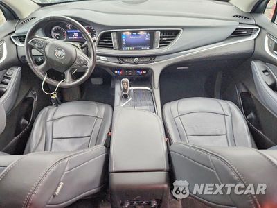 Zdjęcie 8 z 13 samochodu: 2020 BUICK ENCLAVE ESSENCE VIN:5GAEVAKW8LJ114844 - miniatura