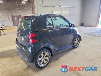 Trzecie zdjęcie samochodu z tyłu: 2013 SMART FORTWO PURE VIN:WMEEJ3BA2DK637865 - miniatura