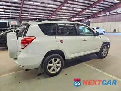 Trzecie zdjęcie samochodu z tyłu: 2006 TOYOTA RAV4 LIMITED VIN:JTMBD31V365012244 - miniatura