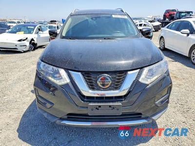 Piąte zdjęcie samochodu w środku: 2020 NISSAN ROGUE SV VIN:KNMAT2MT8LP507686 - miniatura