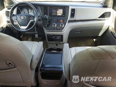 Zdjęcie 8 z 13 samochodu: 2017 TOYOTA SIENNA VIN:5TDYZ3DC5HS815916 - miniatura