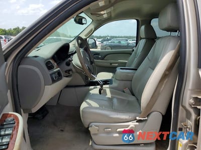 Zdjęcie 7 z 13 samochodu: 2008 CHEVROLET SUBURBAN C1500 LS VIN:1GNFC16038J220079 - miniatura