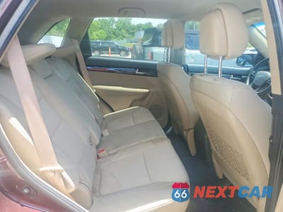 Zdjęcie 10 z 12 samochodu: 2013 KIA SORENTO LX VIN:5XYKT4A25DG325329 - miniatura