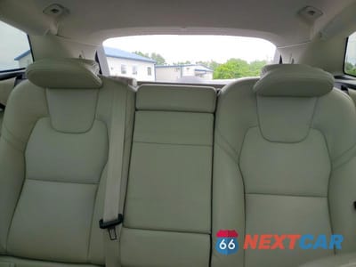 Zdjęcie 10 z 13 samochodu: 2021 VOLVO XC60 T6 MOMENTUM VIN:YV4A22RKXM1777054 - miniatura