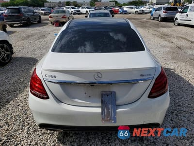 Zdjęcie 6 z 12 samochodu: 2018 MERCEDES-BENZ C 300 4MATIC VIN:55SWF4KB6JU237835 - miniatura