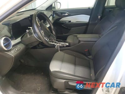 Zdjęcie 7 z 12 samochodu: 2025 CHEVROLET TRAX 1LT VIN:KL77LHEP2SC235265 - miniatura