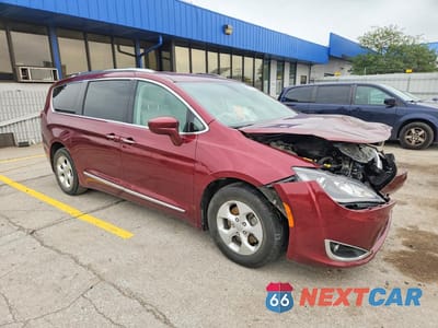 Czwarte zdjęcie samochodu z boku: 2017 CHRYSLER PACIFICA TOURING L PLUS VIN:2C4RC1EG1HR628354 - miniatura