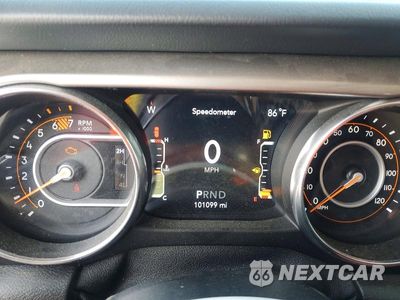 Zdjęcie 9 z 13 samochodu: 2020 JEEP WRANGLER UNLIMITED SAHARA VIN:1C4HJXENXLW221135 - miniatura