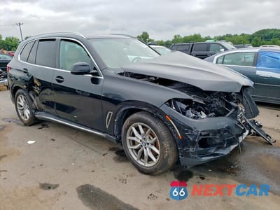 Czwarte zdjęcie samochodu z boku: 2021 BMW X5 XDRIVE40I VIN:5UXCR6C00M9G65307 - miniatura