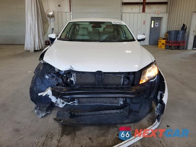 Piąte zdjęcie samochodu w środku: 2014 VOLKSWAGEN PASSAT S VIN:1VWAT7A34EC103020 - miniatura