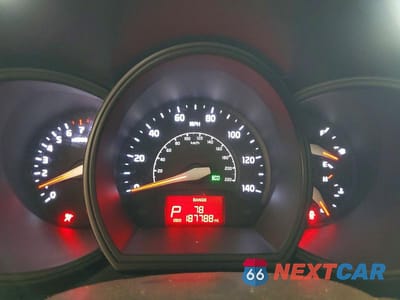 Zdjęcie 9 z 12 samochodu: 2015 KIA RIO LX VIN:KNADM4A37F6515733 - miniatura