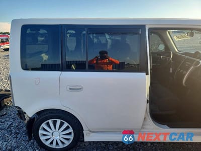 Zdjęcie 11 z 14 samochodu: 2004 TOYOTA SCION XB VIN:JTLKT324240152647 - miniatura