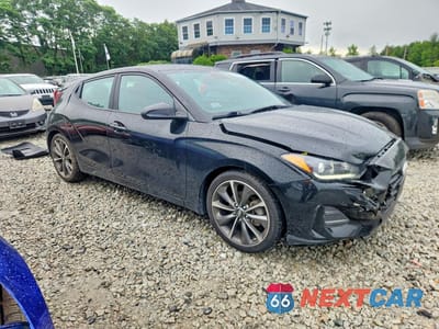Czwarte zdjęcie samochodu z boku: 2020 HYUNDAI VELOSTER 2.0L PREMIUM VIN:KMHTG6AF2LU026199 - miniatura
