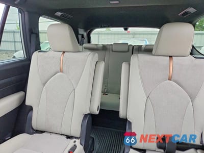Zdjęcie 10 z 13 samochodu: 2024 TOYOTA GRAND HIGHLANDER HYBRID MAX PLATINUM VIN:5TDADAB58RS002032 - miniatura