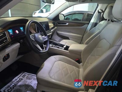 Piąte zdjęcie samochodu w środku: 2024 VOLKSWAGEN ATLAS SE VIN:1V2DR2CAXRC503102 - miniatura