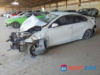 2021 KIA FORTE LXS 3KPF24AD4ME296599 - główne zdjęcie licytacji z USA - miniatura