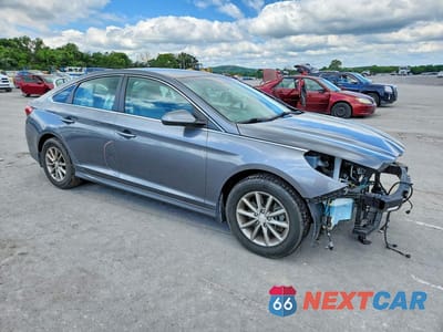 Czwarte zdjęcie samochodu z boku: 2018 HYUNDAI SONATA SE VIN:5NPE24AF9JH652825 - miniatura