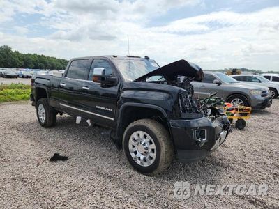 Czwarte zdjęcie samochodu z boku: 2016 GMC SIERRA K2500 DENALI VIN:1GT12UE80GF211310 - miniatura