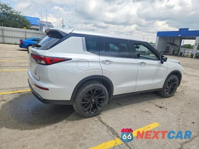 Trzecie zdjęcie samochodu z tyłu: 2023 MITSUBISHI OUTLANDER SE VIN:JA4J4UA82PZ030914 - miniatura