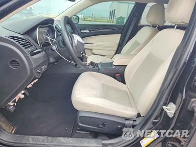 Zdjęcie 7 z 12 samochodu: 2023 CHRYSLER 300 TOURING VIN:2C3CCAAG5PH680395 - miniatura