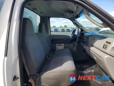 Zdjęcie 11 z 13 samochodu: 2003 FORD F550 SUPER DUTY BOX TRUCK VIN:1FDAF56S03EB73335 - miniatura