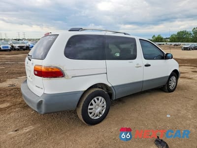 Trzecie zdjęcie samochodu z tyłu: 2000 TOYOTA SIENNA LE VIN:4T3ZF13C2YU246556 - miniatura
