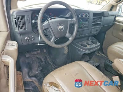 Zdjęcie 8 z 12 samochodu: 2017 CHEVROLET EXPRESS G2500 VIN:1GCWGAFF8H1127401 - miniatura