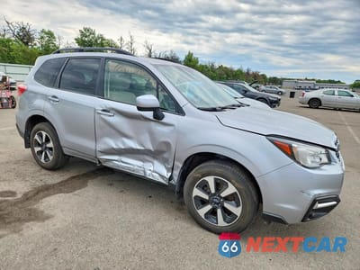 Czwarte zdjęcie samochodu z boku: 2018 SUBARU FORESTER 2.5I PREMIUM VIN:JF2SJAGC3JH617702 - miniatura