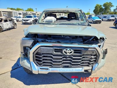 Piąte zdjęcie samochodu w środku: 2022 TOYOTA TUNDRA CREWMAX SR5 VIN:5TFLA5EC9NX010020 - miniatura