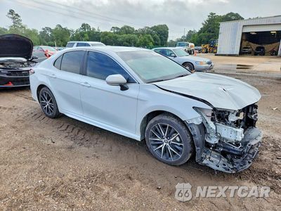 Czwarte zdjęcie samochodu z boku: 2024 TOYOTA CAMRY SE VIN:4T1G11AKXRU236979 - miniatura