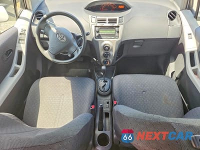 Zdjęcie 8 z 12 samochodu: 2009 TOYOTA YARIS BASE VIN:JTDKT903695232603 - miniatura