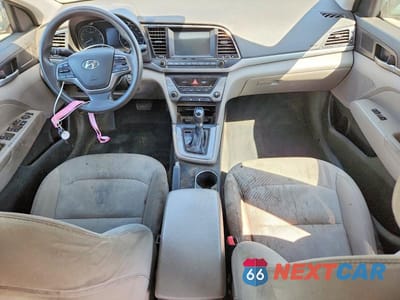 Zdjęcie 8 z 12 samochodu: 2017 HYUNDAI ELANTRA SE VIN:5NPD84LF1HH042547 - miniatura