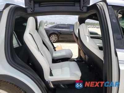 Zdjęcie 10 z 12 samochodu: 2017 TESLA MODEL X VIN:5YJXCBE28HF049634 - miniatura
