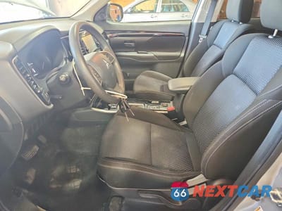 Zdjęcie 7 z 13 samochodu: 2019 MITSUBISHI OUTLANDER SE VIN:JA4AZ3A30KZ055576 - miniatura
