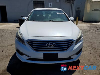 Piąte zdjęcie samochodu w środku: 2017 HYUNDAI SONATA SE VIN:5NPE24AF5HH469920 - miniatura