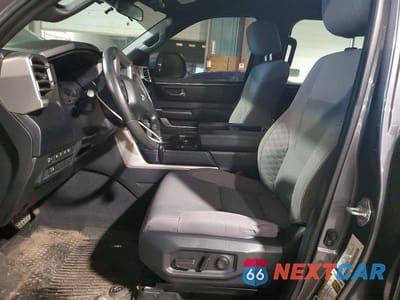 Zdjęcie 7 z 12 samochodu: 2025 TOYOTA TUNDRA SR5 VIN:5TFLA5DB8SX261664 - miniatura