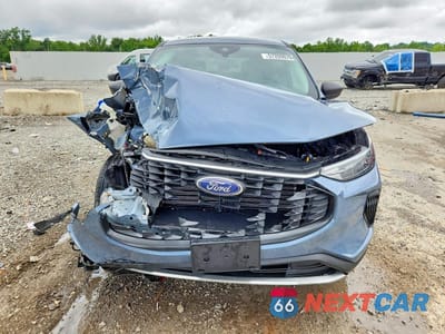 Piąte zdjęcie samochodu w środku: 2026 FORD ESCAPE ACTIVE VIN:1FMCU0GN2TUA10931 - miniatura