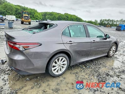 Trzecie zdjęcie samochodu z tyłu: 2023 TOYOTA CAMRY LE VIN:4T1C11AK6PU727710 - miniatura