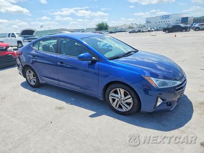 Czwarte zdjęcie samochodu z boku: 2020 HYUNDAI ELANTRA VIN:5NPD84LF0LH532986 - miniatura