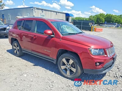 Czwarte zdjęcie samochodu z boku: 2016 JEEP COMPASS LATITUDE VIN:1C4NJDEB2GD733903 - miniatura
