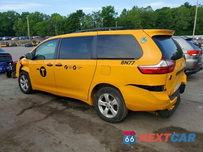 Drugie zdjęcie samochodu z przodu: 2017 TOYOTA SIENNA LE VIN:5TDKZ3DCXHS877415 - miniatura